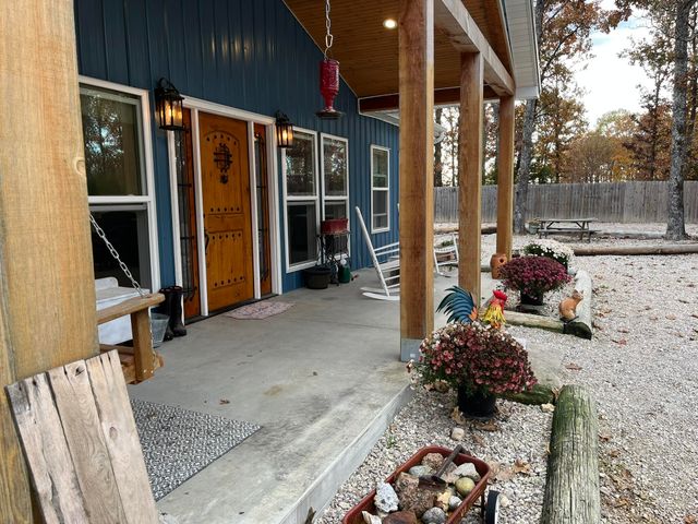 1002 Pleasant Grove Road, Fordland, MO 65652