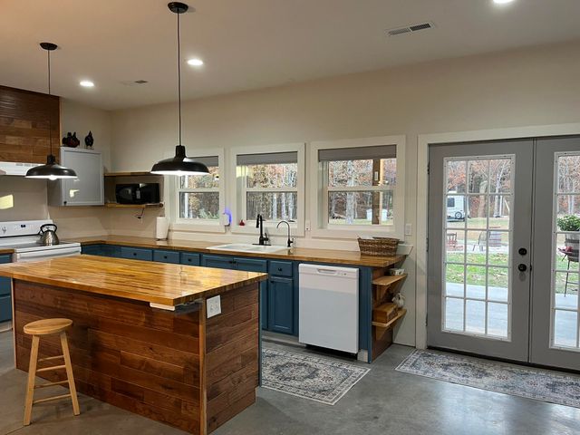 1002 Pleasant Grove Road, Fordland, MO 65652