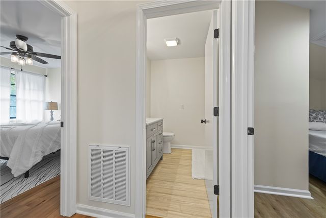 94 Point Place, Westminster, SC 29693