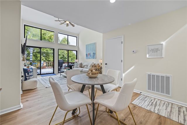 94 Point Place, Westminster, SC 29693