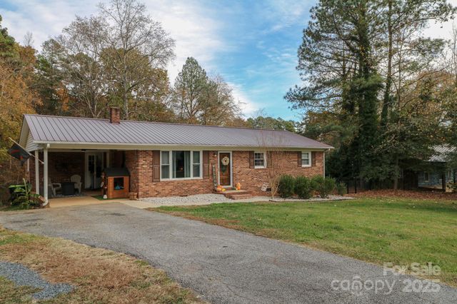 256 Forest Hill Drive, Denton, NC 27239