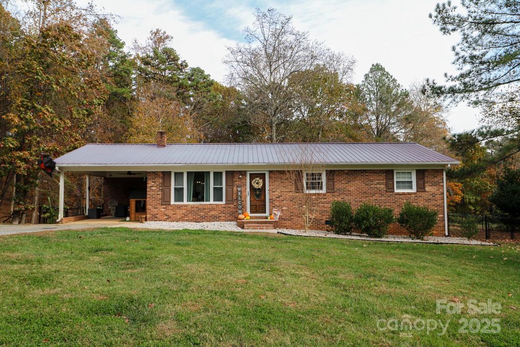 256 Forest Hill Drive, Denton, NC 27239