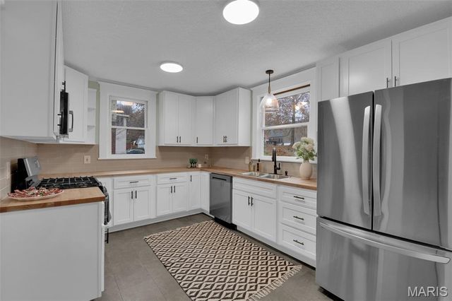 26 N Maple Avenue, Ferguson, MO 63135