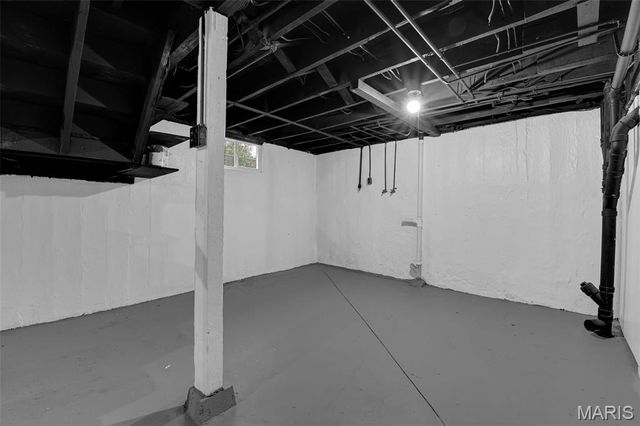 26 N Maple Avenue, Ferguson, MO 63135