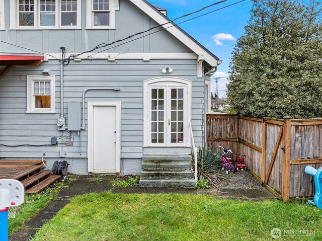531 S 55th Street, Tacoma, WA 98408