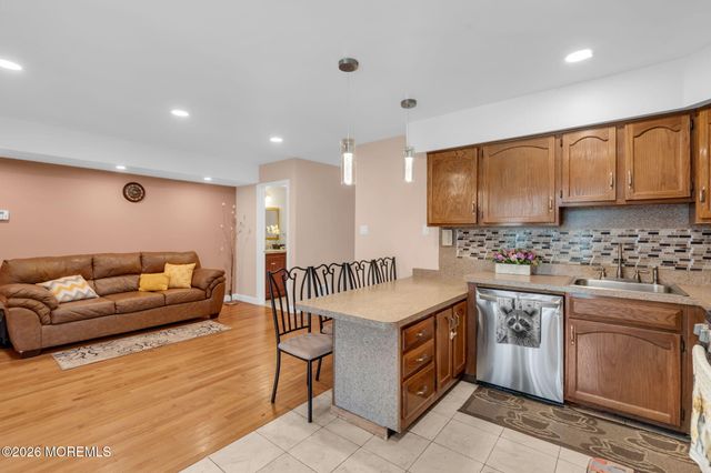 200 Franklin Place, Morganville, NJ 07751
