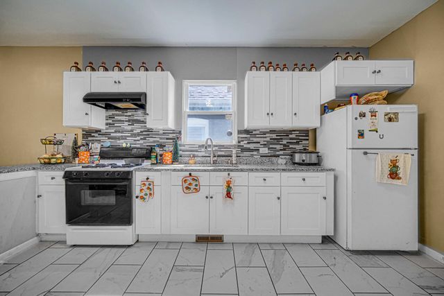 4216 Tod Avenue, East Chicago, IN 46312