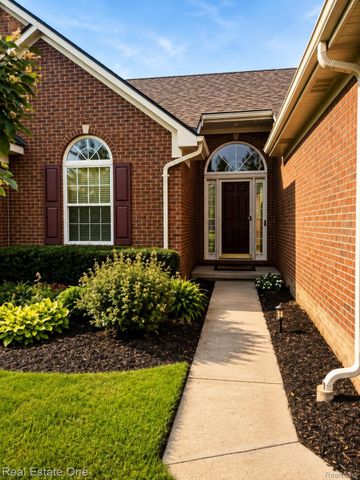 830 WOODHAVEN, Commerce Charter Township, MI 48390