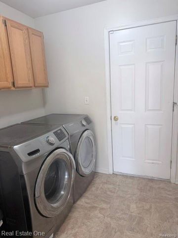 830 WOODHAVEN, Commerce Charter Township, MI 48390