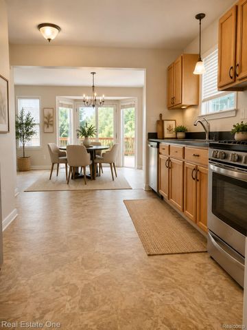 830 WOODHAVEN, Commerce Charter Township, MI 48390