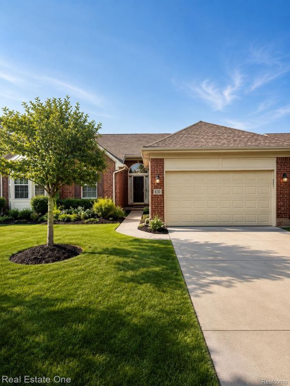 830 WOODHAVEN, Commerce Charter Township, MI 48390