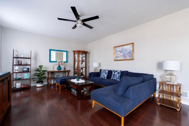 94 Sandburg Drive, Lithopolis, OH 43136