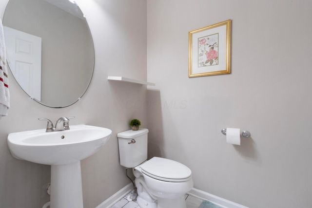 94 Sandburg Drive, Lithopolis, OH 43136