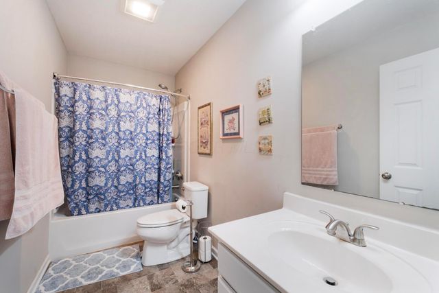 94 Sandburg Drive, Lithopolis, OH 43136