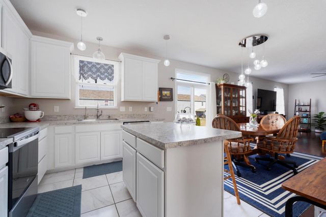 94 Sandburg Drive, Lithopolis, OH 43136