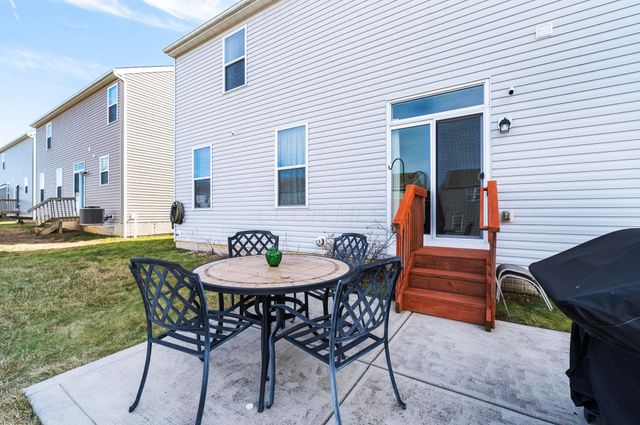 94 Sandburg Drive, Lithopolis, OH 43136