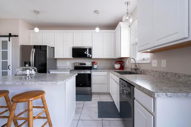 94 Sandburg Drive, Lithopolis, OH 43136