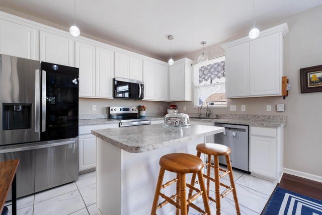 94 Sandburg Drive, Lithopolis, OH 43136