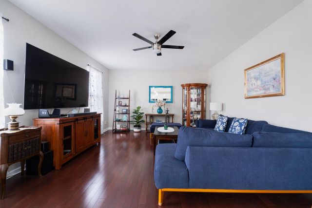 94 Sandburg Drive, Lithopolis, OH 43136