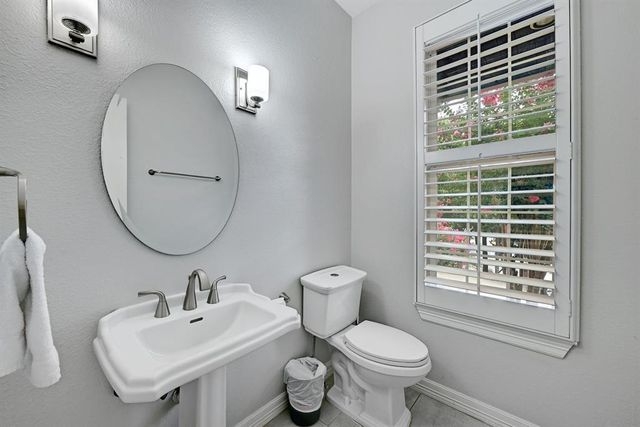 1111 E Riverside DR, Austin, TX 78704