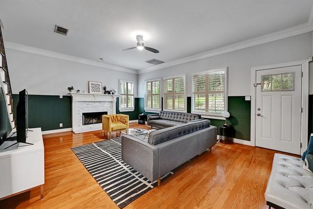 1111 E Riverside DR, Austin, TX 78704