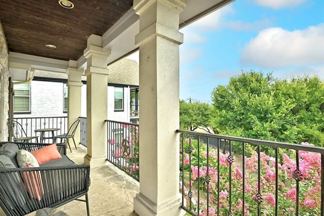 1111 E Riverside DR, Austin, TX 78704