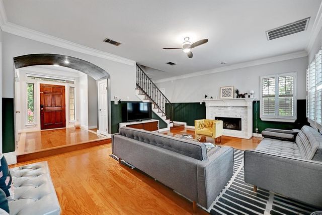 1111 E Riverside DR, Austin, TX 78704