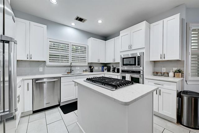 1111 E Riverside DR, Austin, TX 78704