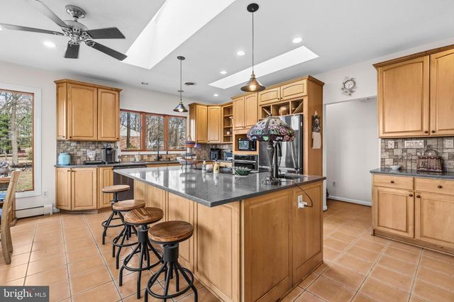 18900 WOODWAY DR, Rockville, MD 20855