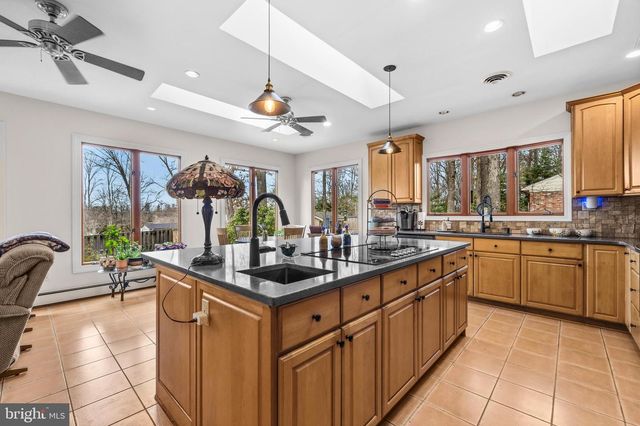 18900 WOODWAY DR, Rockville, MD 20855