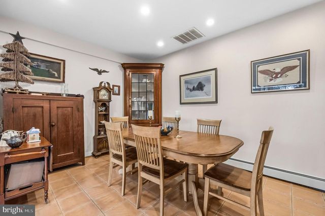 18900 WOODWAY DR, Rockville, MD 20855