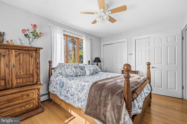 18900 WOODWAY DR, Rockville, MD 20855