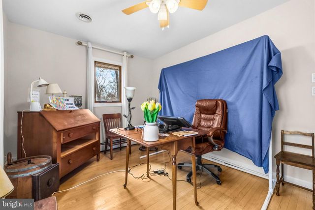 18900 WOODWAY DR, Rockville, MD 20855