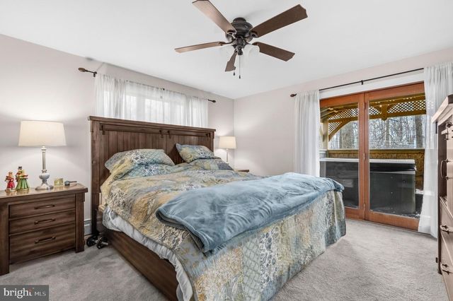 18900 WOODWAY DR, Rockville, MD 20855