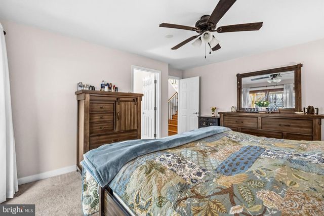 18900 WOODWAY DR, Rockville, MD 20855