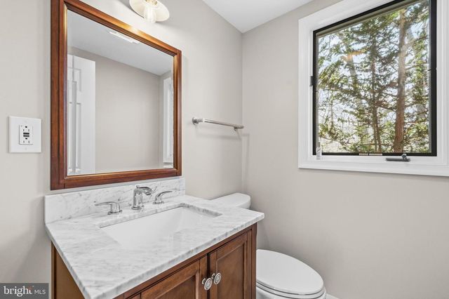 18900 WOODWAY DR, Rockville, MD 20855