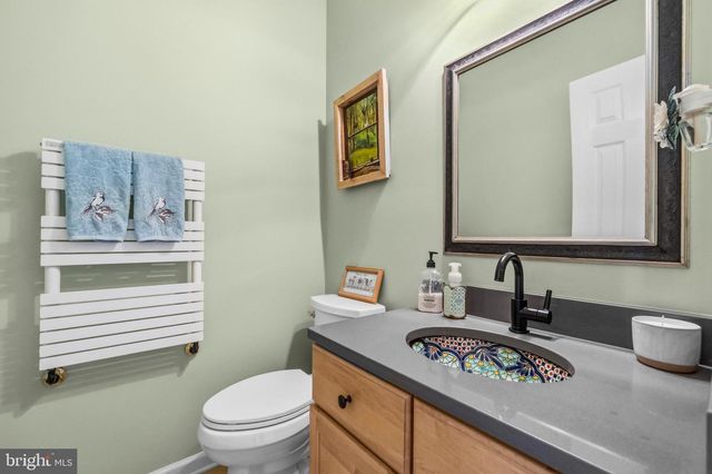 18900 WOODWAY DR, Rockville, MD 20855