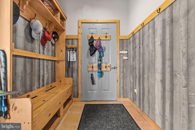 18900 WOODWAY DR, Rockville, MD 20855