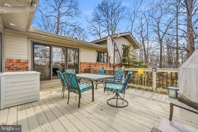 18900 WOODWAY DR, Rockville, MD 20855