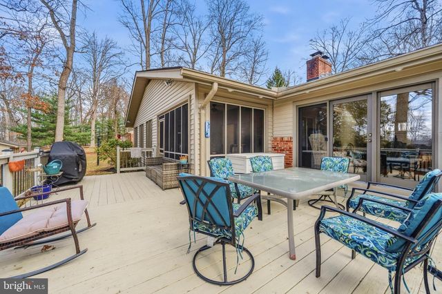 18900 WOODWAY DR, Rockville, MD 20855