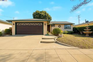 828 Bluefield Ln, Hayward, CA 94541
