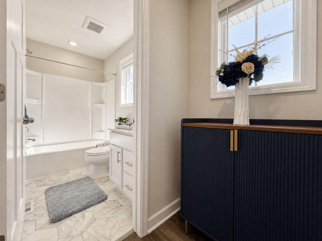 9651 Poplar Drive, Victoria, MN 55318