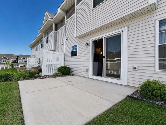 9651 Poplar Drive, Victoria, MN 55318