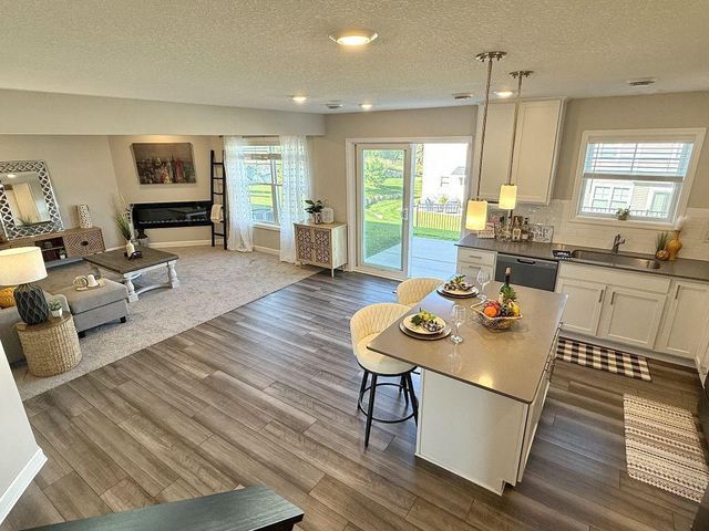 9651 Poplar Drive, Victoria, MN 55318