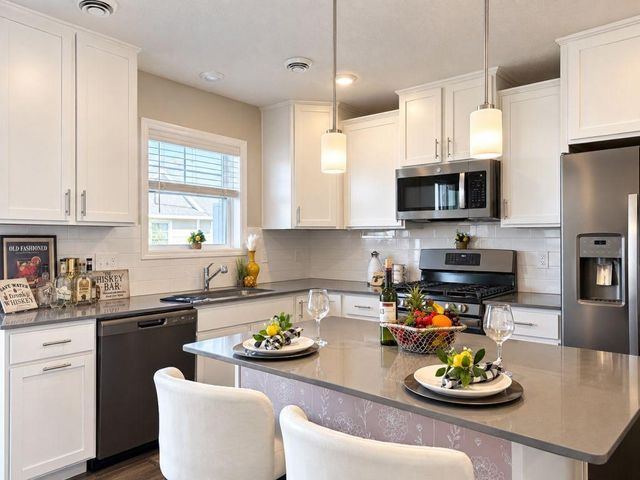 9651 Poplar Drive, Victoria, MN 55318