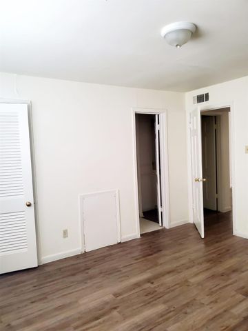 3003 Broadway St Street 8, Houston, TX 77017
