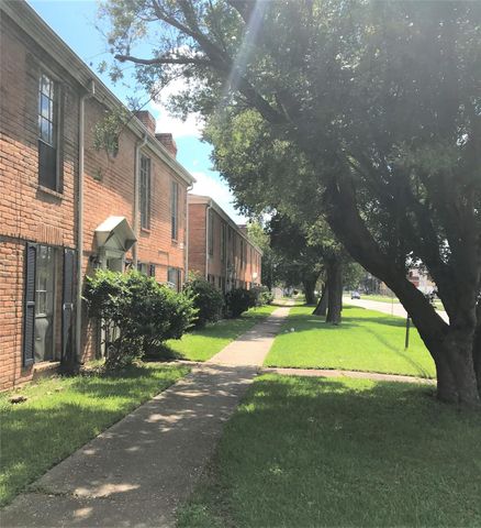 3003 Broadway St Street 8, Houston, TX 77017