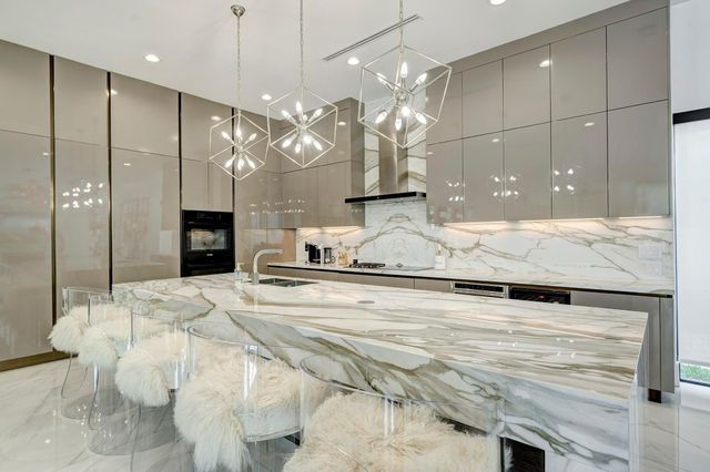 4028 Chatham Lane, Houston, TX 77027