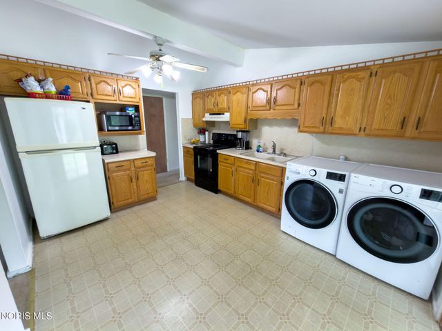 5837 Granville Drive, Sylvania, OH 43560