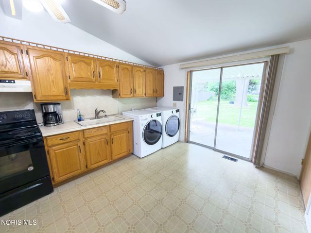 5837 Granville Drive, Sylvania, OH 43560